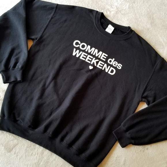 Gildan Tops - Comme des Weekend ❤ Black Cozy Long Sleeve Crew Neck Sweatshirt